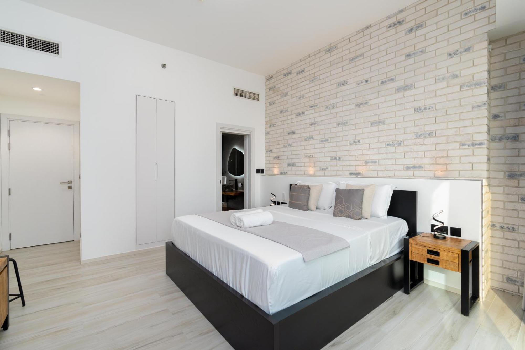The Luxe Marina Experience - Stylish 2br With Sweeping Balcony Views For Total Relaxation Apartment Dubai